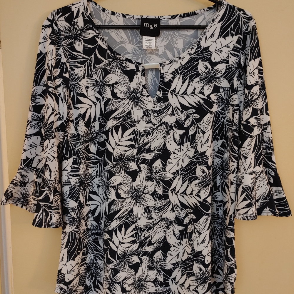 m&e size L top